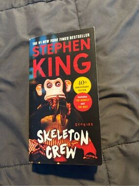 Stephen King Skeleton Crew Paperback – Black and Red Cover